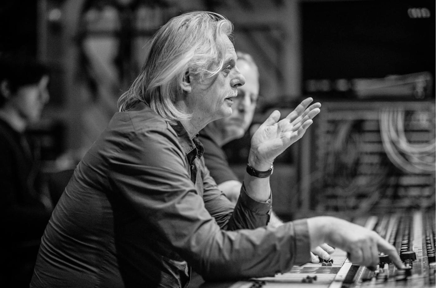 Manfred Eicher i studiet